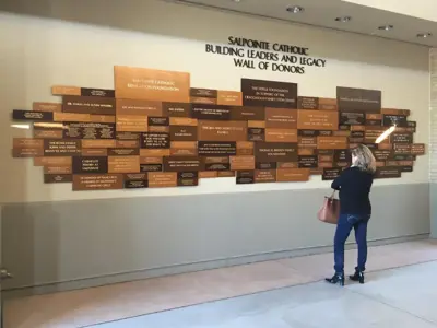 Interior Decor Signage Photo